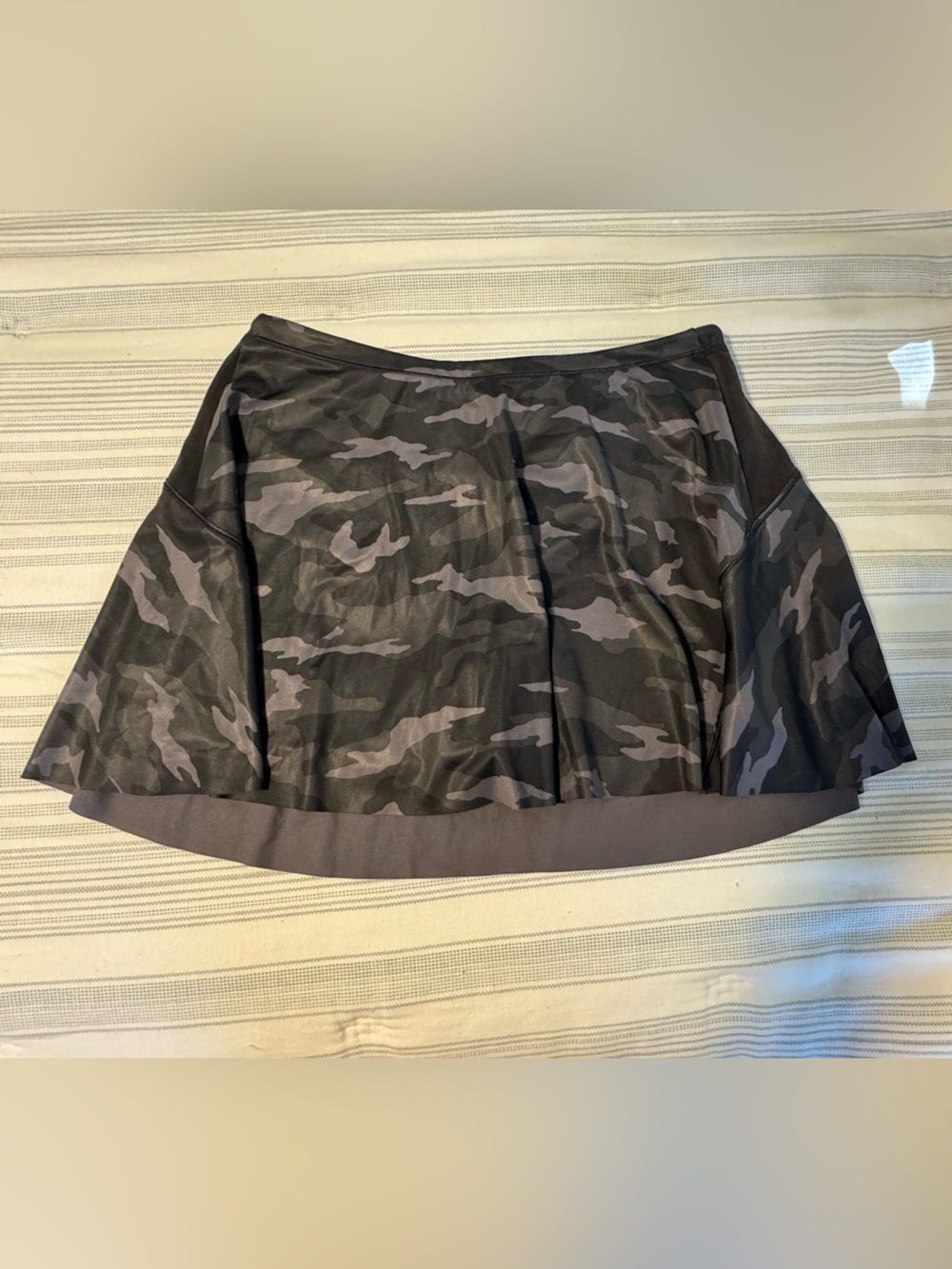 Athleta Gray Camo Skater Skirt / skort - never worn